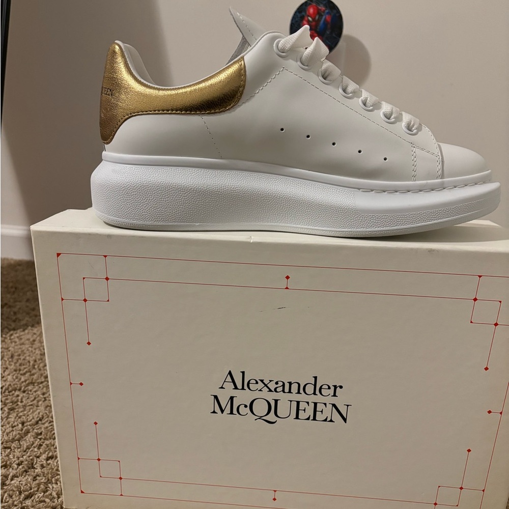 AUTHENTIC!!! Alexander McQueens. Men’s sz 41